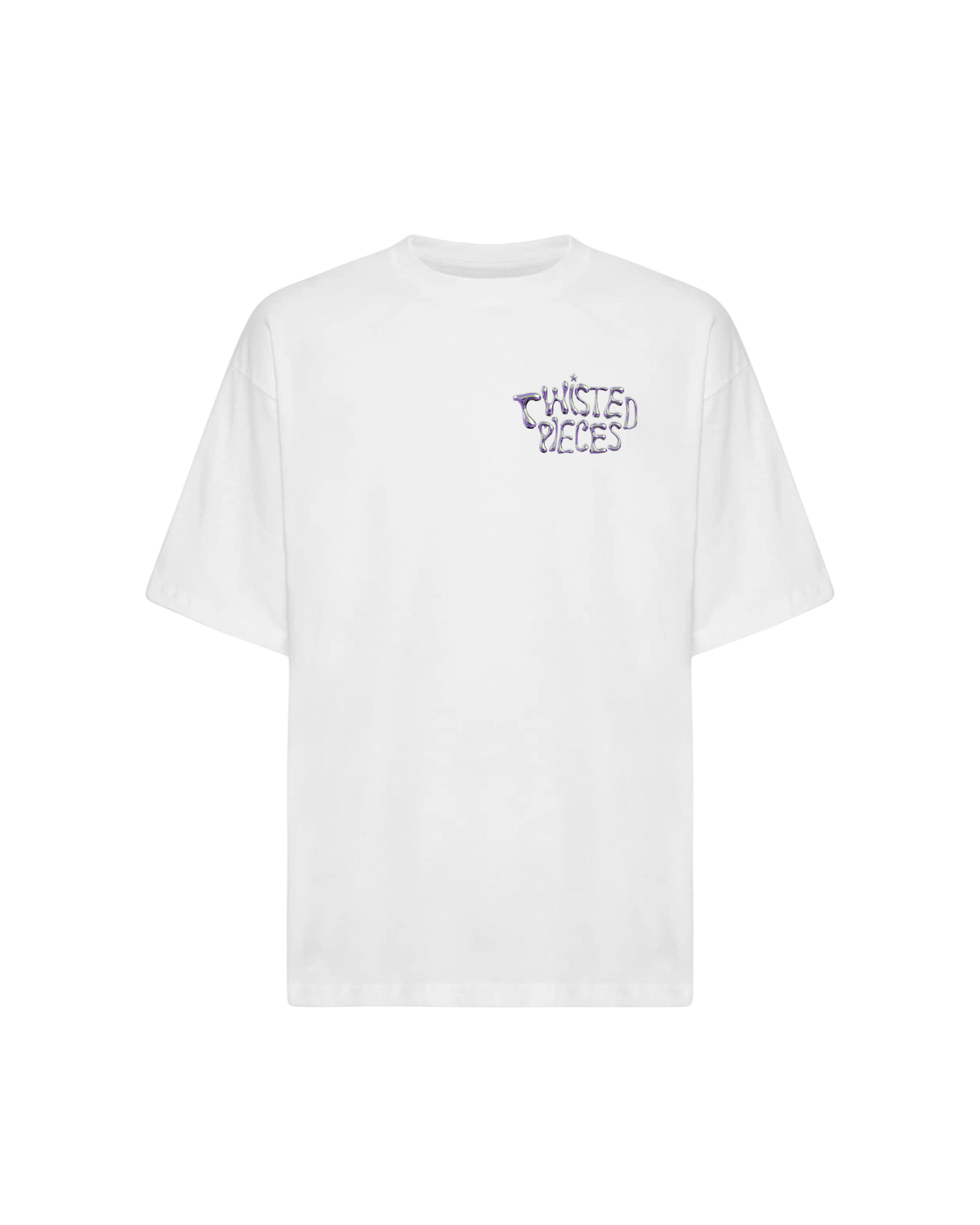 Valkoinen Twisted Pieces oversized t-paita edestä, rinnassa violetti kromimainen Twisted Pieces -logo