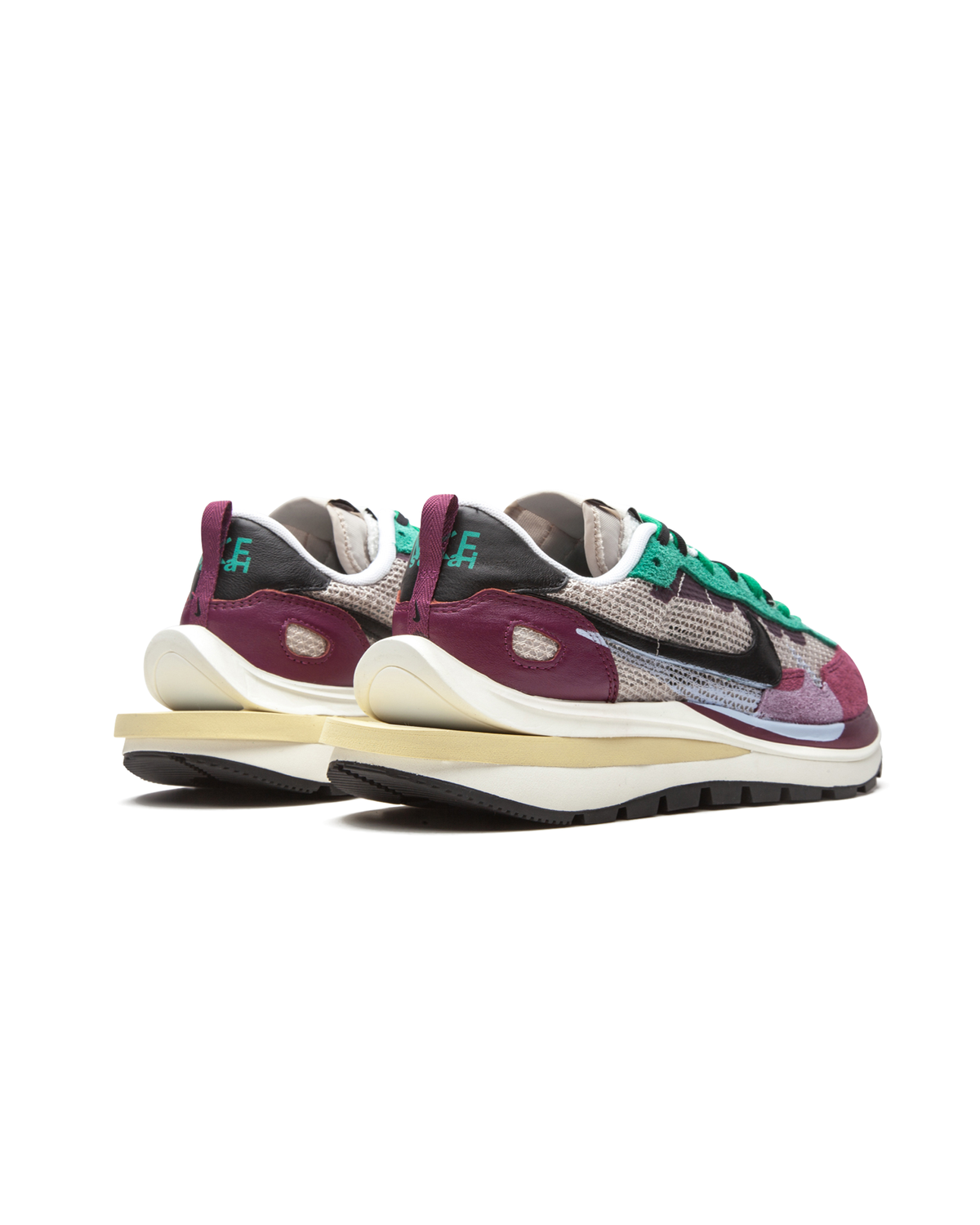 Nike Vaporwaffle sacai Villain Red Neptune Green